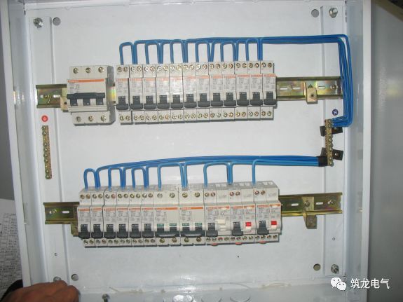 《建筑电气工程施工质量验收规范》GB50303-2015 配电箱(机柜)安装详细说明！