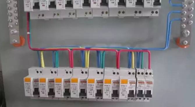 中国电力网:图文并茂教你如何做好配电箱内部布线